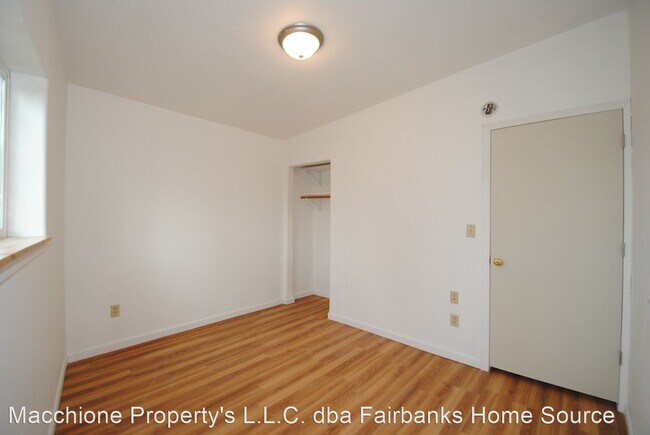 Building Photo - 3 br, 1.5 bath House - 2829 Horseshoe Way