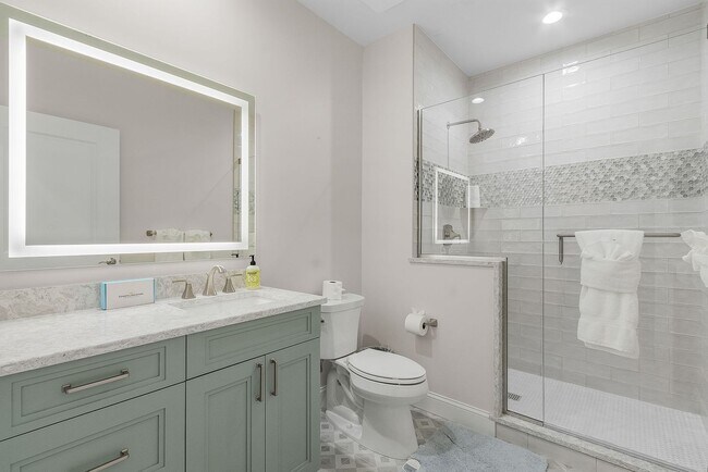 Building Photo - SPECTACULAR CUSTOM DESIGNED REMODELED 3 BR, 2 BTH