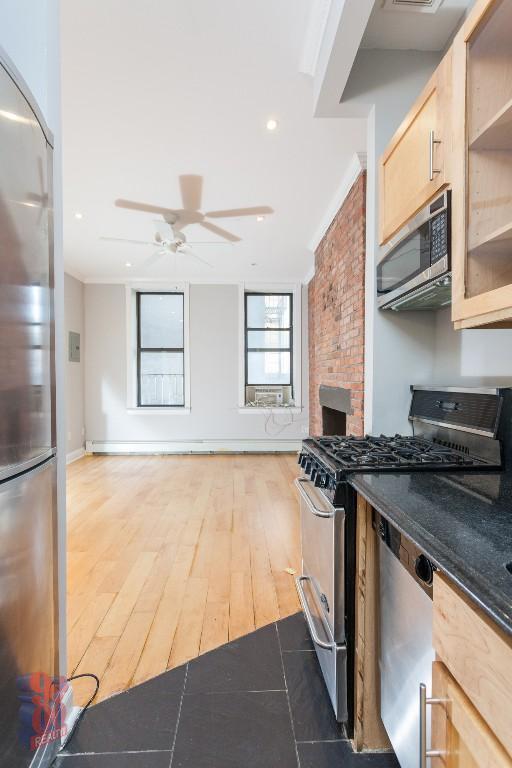 Building Photo - 42 Avenue B