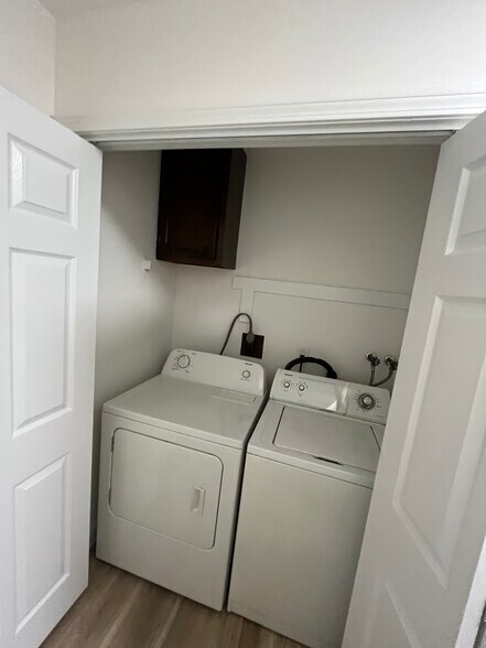 Washer dryer - 29 Cedar St