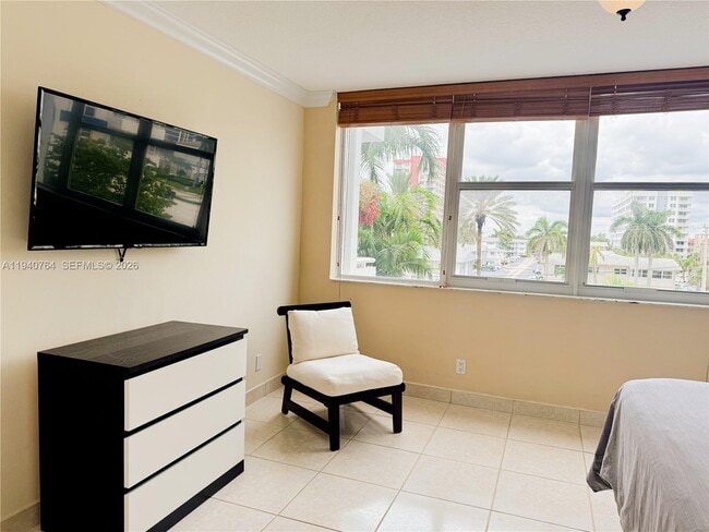 Building Photo - 3140 S Ocean Dr