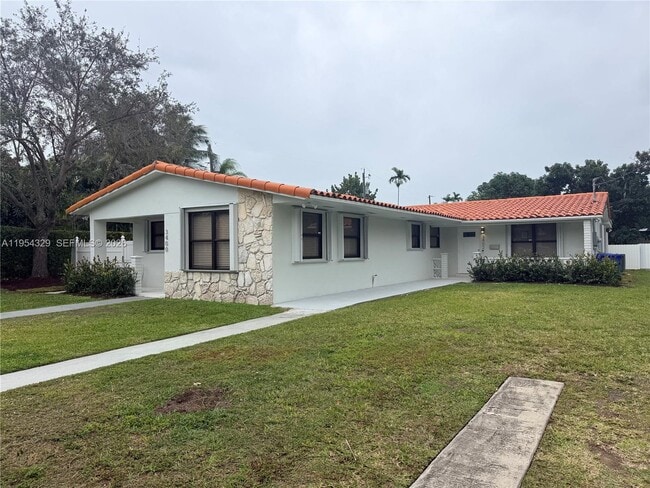 Building Photo - 3400 SW 17th St