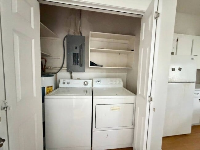 Building Photo - 218 North St