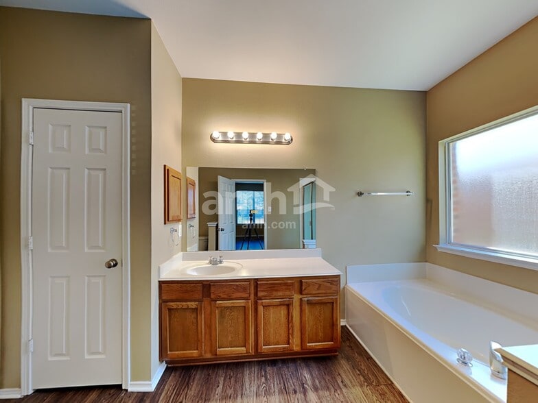 Building Photo - 1300 Illinois Ave