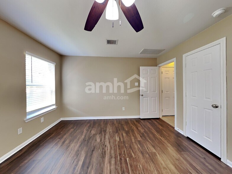 Building Photo - 5318 Rio Dr