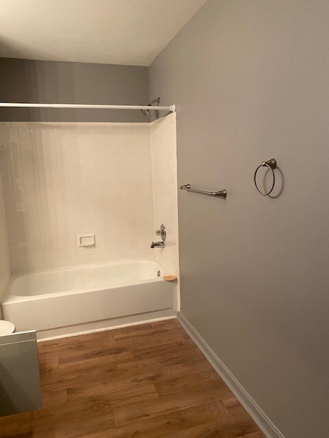Hall bath - 10304 Westridge Dr