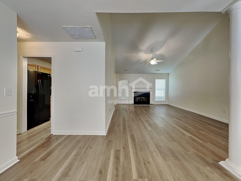 Building Photo - 5 Boysenberry Dr