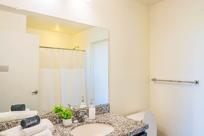 Building Photo - 915 N 4th St