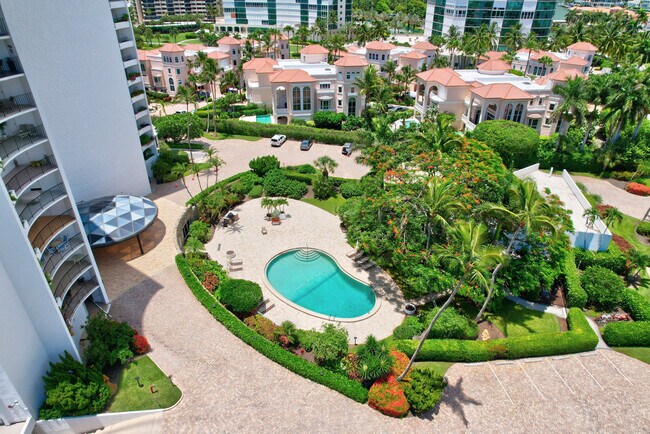 Building Photo - 3951 Gulf Shore Blvd N