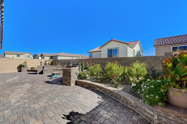 Building Photo - Stunning Single Story in Skye Hills