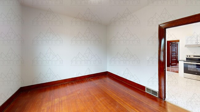 Building Photo - BEAUTIFUL 3 BED 1 BATH HOME!