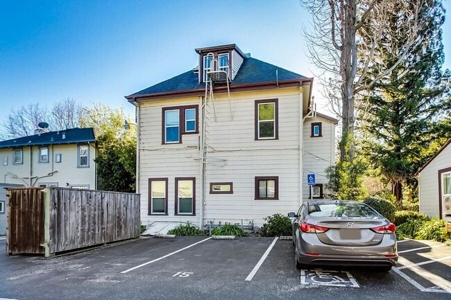 Building Photo - 159 Emerson St