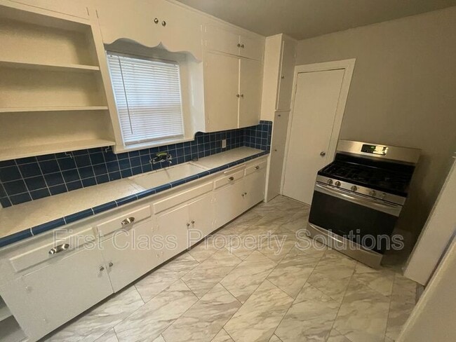 Building Photo - 1126 NW 55th St