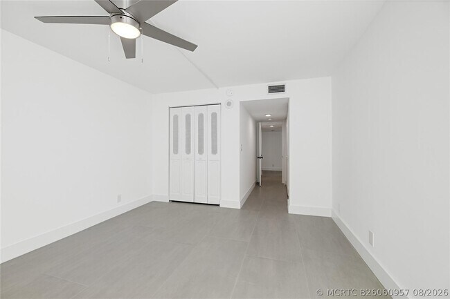 Building Photo - 1360 S Ocean Blvd