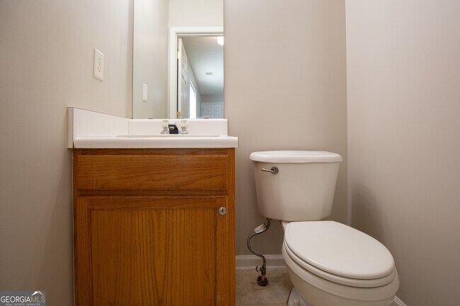 Building Photo - 2284 Oakland Spring Dr