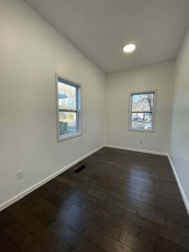 Building Photo - 409 State St