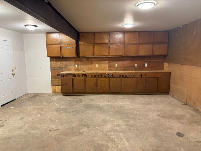 Building Photo - 27A-27B Laurel Lane