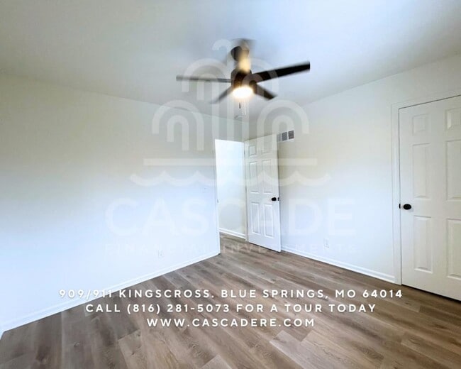 Building Photo - 911 SW Kingscross Rd