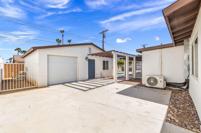 Building Photo - 51480 Avenida Obregon