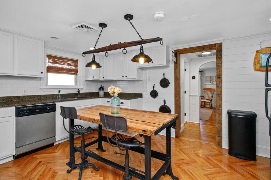 Kitchen - 24 Gill Rd