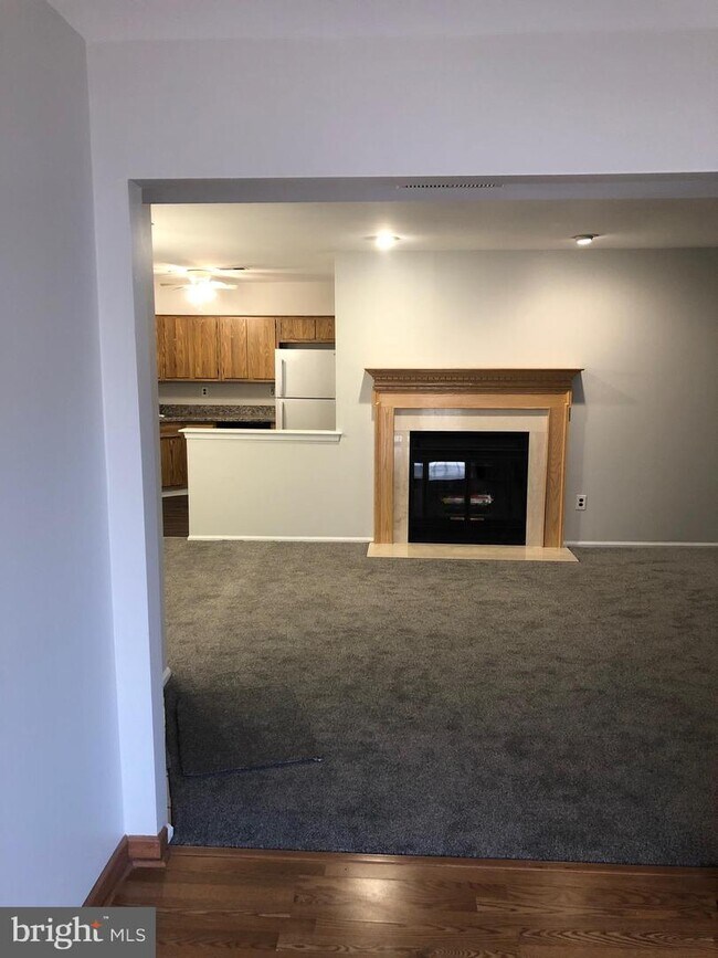 Building Photo - 1598 Nixon Dr