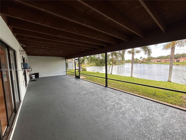 Building Photo - 1048 NW 99th Ave