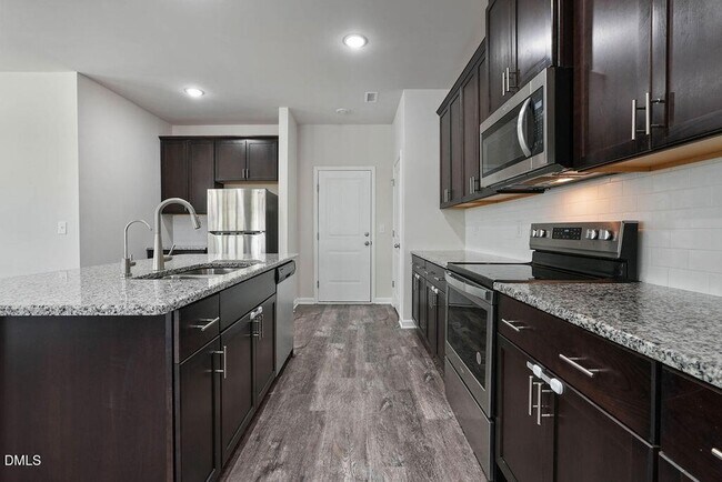 Building Photo - 319 Joneshaven Dr