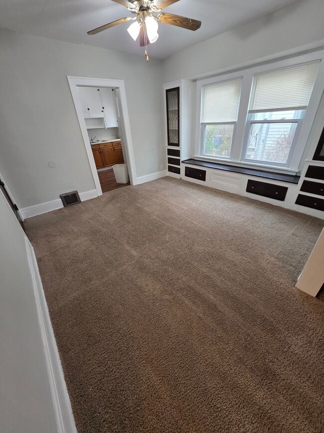 Building Photo - 2196 Lewis Dr