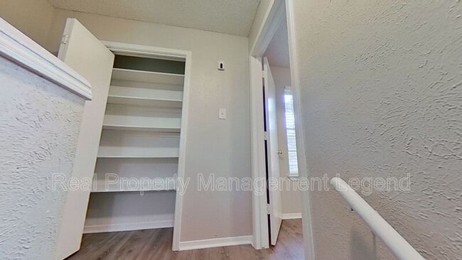 Building Photo - 2902 S Fielder Rd