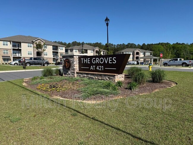 Building Photo - 170 Grove Cir