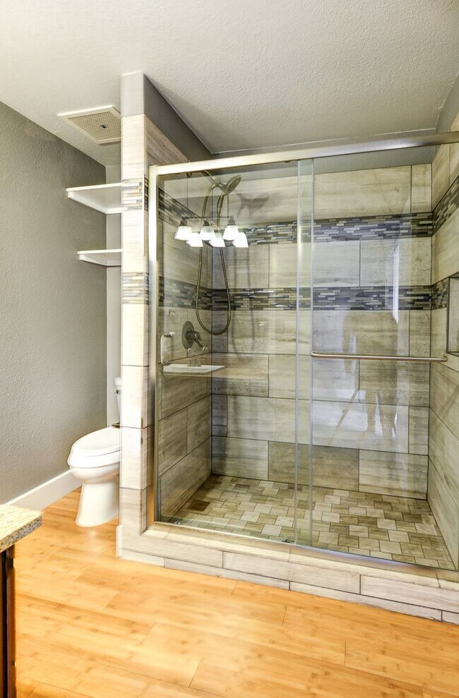 Building Photo - Modern 2-Bedroom Condo in LoHi
