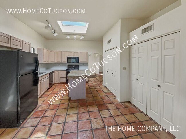 Building Photo - 1767 Deer Hollow Loop