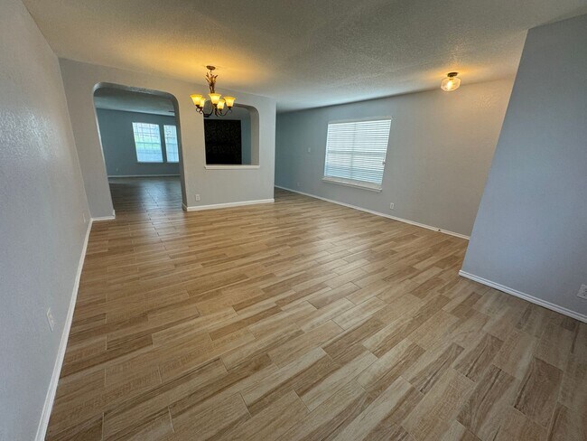 Building Photo - 12926 Thomas Sumter St