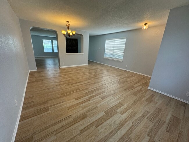 Building Photo - ALL BEDROOMS UPSTAIRS  |  GAMEROOM/LOFT UPSTAIRS  |  GARAGE CONVERTED