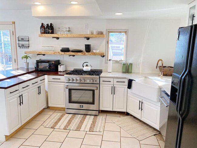 Building Photo - Spacious 2 Bedroom home in Paragonah