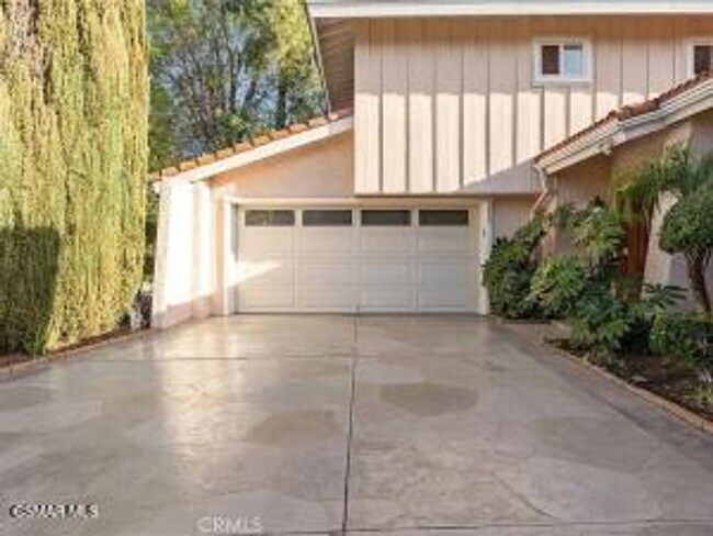 Building Photo - Beautiful 5-Bedroom Home in Westlake Village