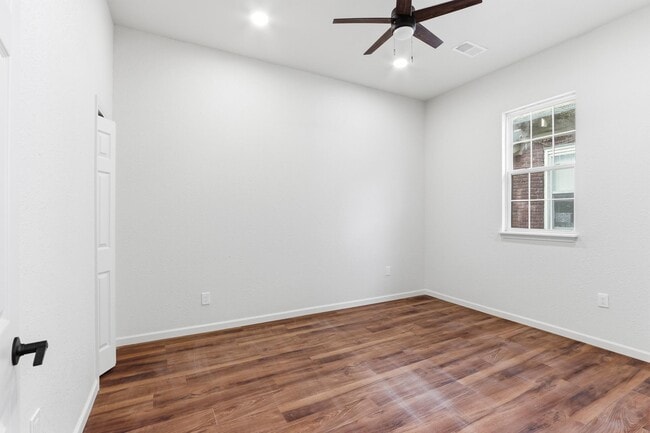 Building Photo - 69 N Tucker St