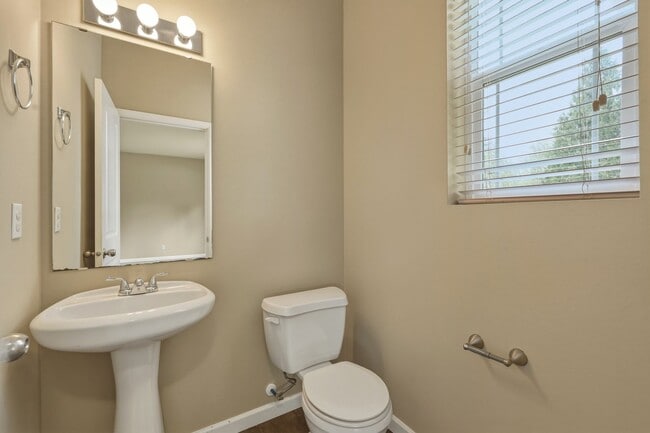 Building Photo - 4 bedrooms 2.5 baths 1826 sq.ft. Olympia School District