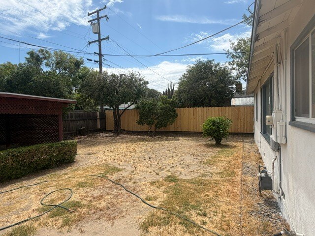 Building Photo - 1514 Maplewood Dr