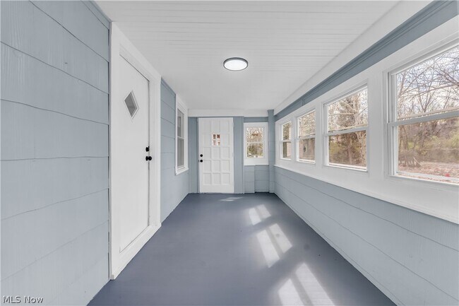 Building Photo - 1401 E 219th St