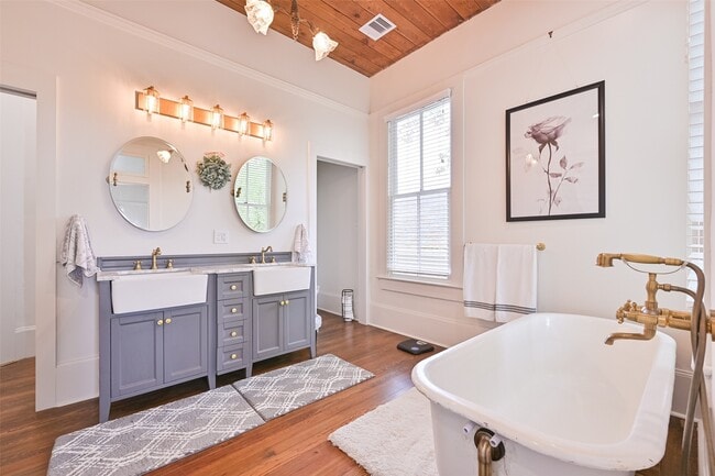 Building Photo - 1808 Avenue K