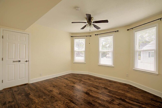 Building Photo - 525 Eaton St