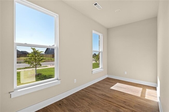 Building Photo - 1851 Utopia St