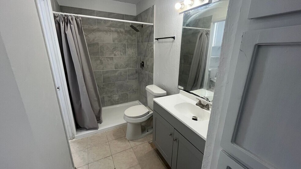 Building Photo - 9515 Aberdeen Way