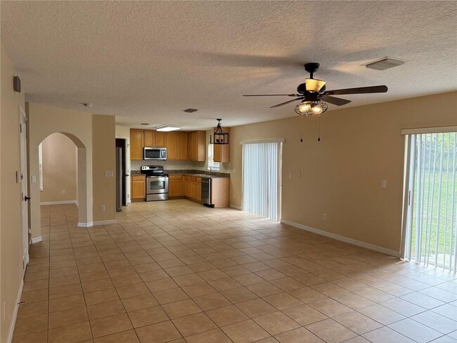 Building Photo - Modern Upgrade Home in Debary