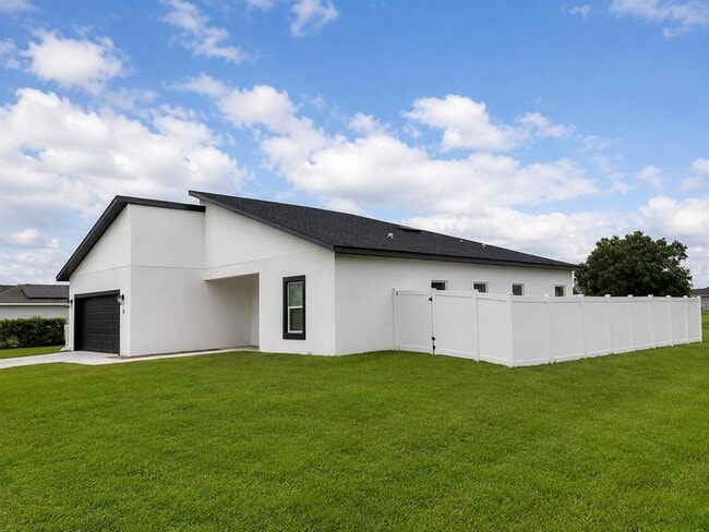 Building Photo - 801 Jarnac Dr