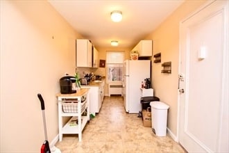 Building Photo - 38 Dean Rd