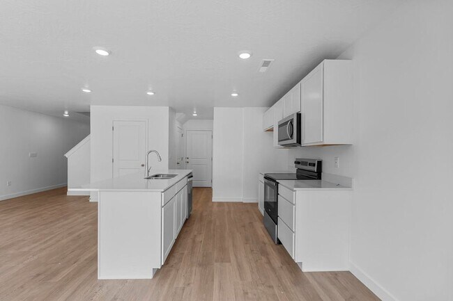 Building Photo - 2133 Wolverine Wy