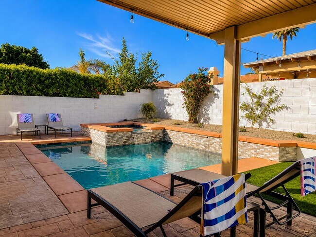 Building Photo - 80746 Diamondback Trail