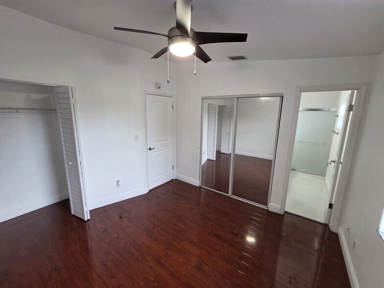 Building Photo - 20845 Grouper Dr